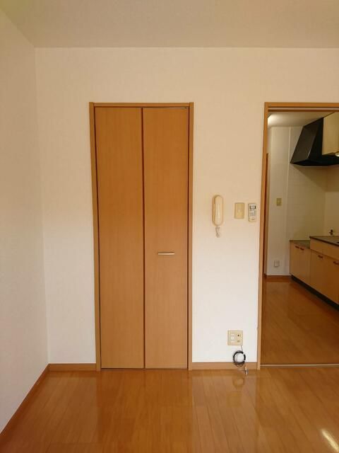 1K Apartment for Rent in Kitsuki, Oita - 12,000 JPY/Month - Thumbnail 2