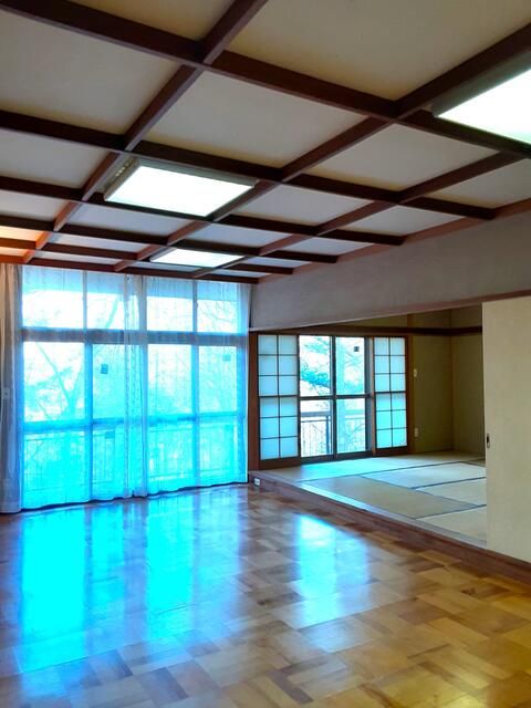 3LDK Villa in South Karuizawa's Lake New Town - Thumbnail 4