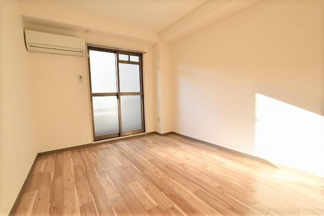 1K Apartment for Rent in Suita, Osaka - 29,000 Yen - Thumbnail 3