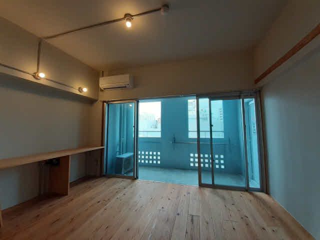 1K Apartment for Rent in Naha, Okinawa - Modern Kumoji Living - Thumbnail 3