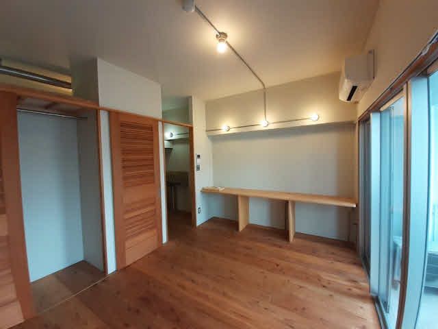 1K Apartment for Rent in Naha, Okinawa - Modern Kumoji Living - Thumbnail 2