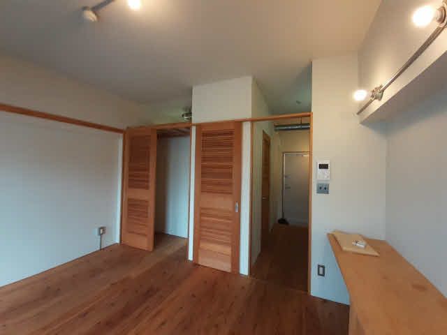1K Apartment for Rent in Naha, Okinawa - Modern Kumoji Living - Thumbnail 4