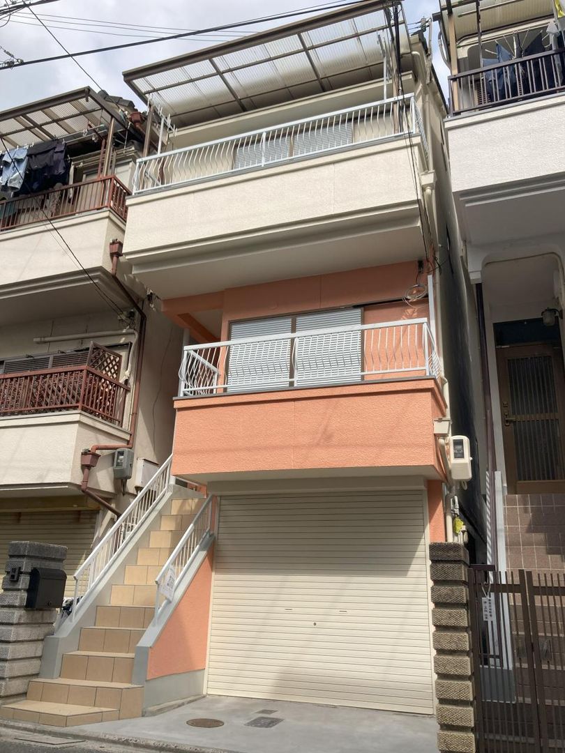 Renovated 3LDK House for Sale in Moriguchi, Osaka - Image 1
