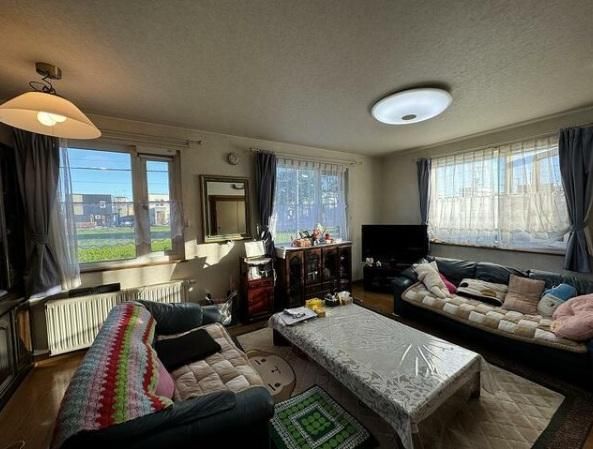 4LDK Family House in Ebetsu Hokkaido with Barrier-Free Design - Thumbnail 2