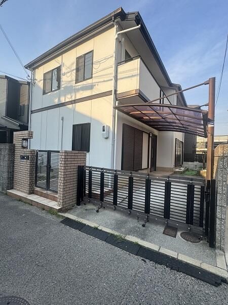 Renovated 4SLDK House with 2 Parking Spaces in Matsubara, Osaka - Thumbnail 2