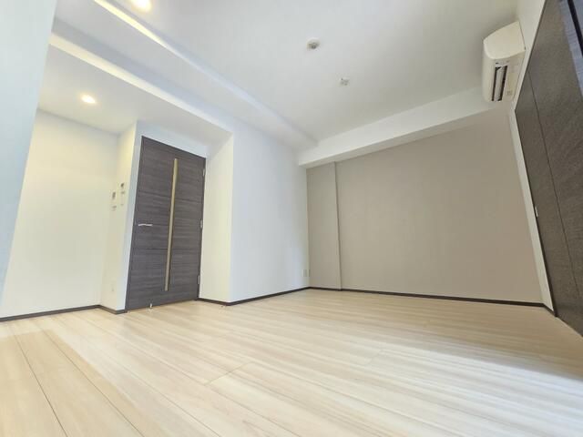 1LDK Apartment for Sale in Sumida, Tokyo - Near Kameido Station - Thumbnail 2