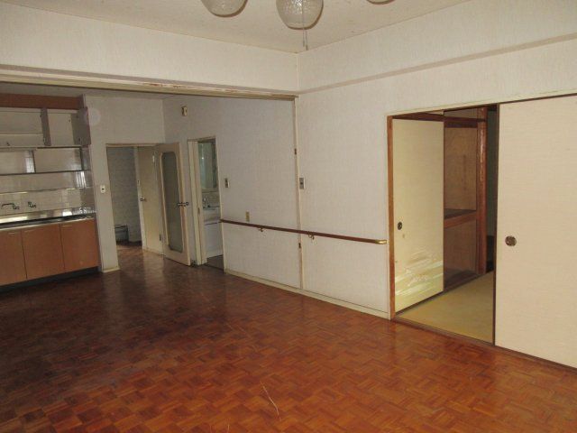 3LDK Apartment for Sale in Himeji, Hyogo | 76.11 sqm - Thumbnail 2