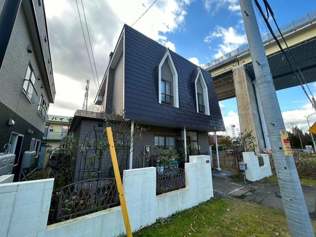 4LDK House for Sale in Chitose, Hokkaido with Garden - Image 1