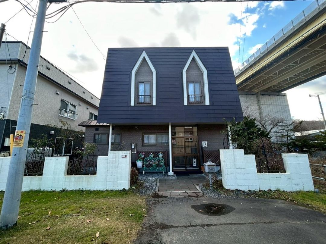4LDK House for Sale in Chitose, Hokkaido with Garden - Thumbnail 2