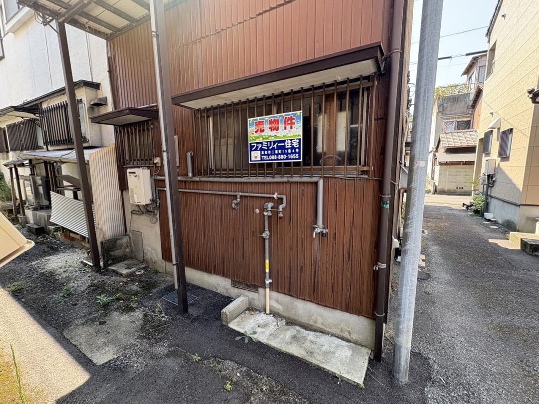 Renovated 1DK House for Sale in Takamatsu, Kagawa - Investment Ready - Thumbnail 3
