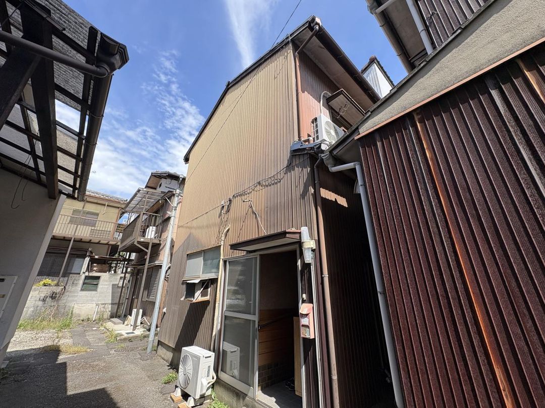 Renovated 1DK House for Sale in Takamatsu, Kagawa - Investment Ready - Thumbnail 2