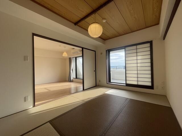 1LDK Apartment with Roof Balcony & City Views in Yamagata - Thumbnail 4