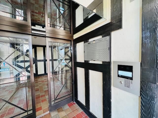 3LDK Apartment for Sale in Izumisano, Osaka - Secure Auto-Lock Building - Thumbnail 4