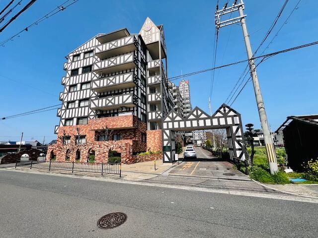 3LDK Apartment for Sale in Izumisano, Osaka - Secure Auto-Lock Building - Thumbnail 3