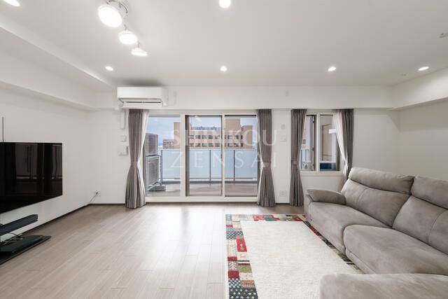 2LDK Condo in Aomori City with South View & Modern Kitchen - Thumbnail 3