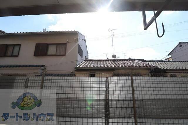 1K Apartment for Rent near Shijonawate Station, Daito City - Thumbnail 2