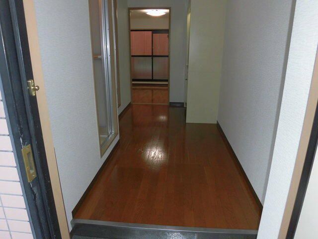 1K Apartment for Rent in Neyagawa City, Osaka - 36,000 JPY - Thumbnail 4