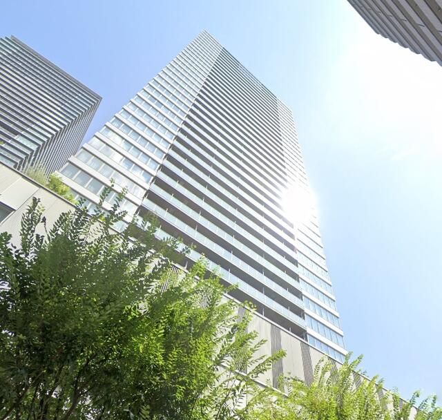Grand Maison Shin-Umeda Tower 3SLDK Condo for Sale in Osaka - Thumbnail 2