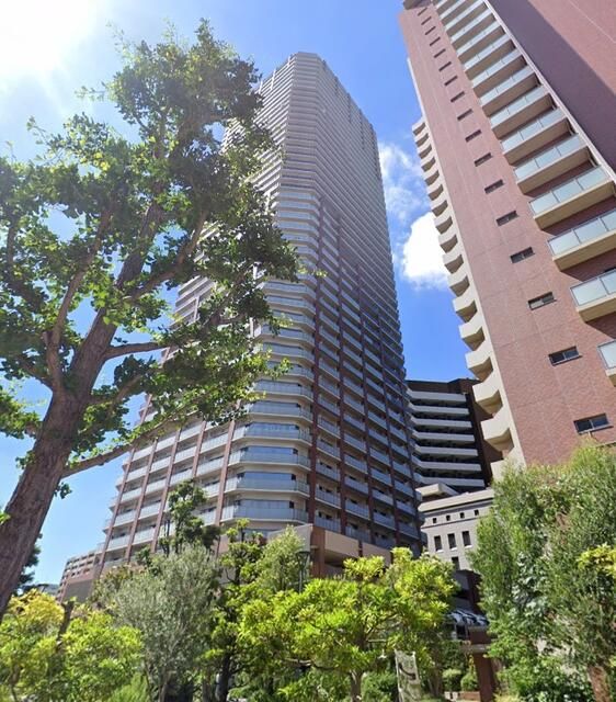 2LDK Apartment in Awaza Rise Towers Black, Osaka Nishi Ward - Thumbnail 2