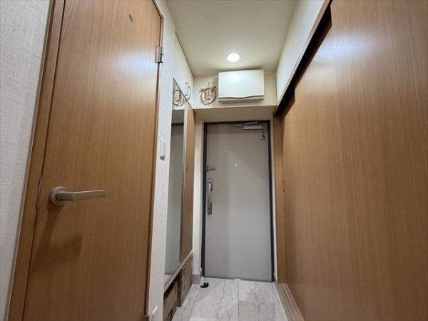 1LDK Apartment for Sale in Minato Ward, Tokyo - 52.51 sqm - Thumbnail 3