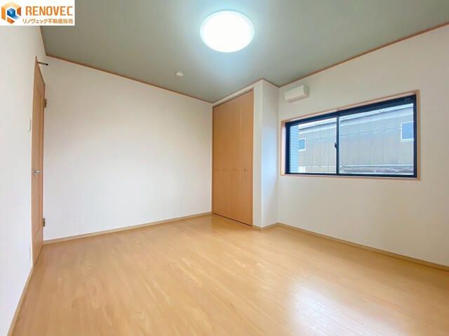 Renovated 4LDK House for Sale in Sakai, Osaka - Thumbnail 2