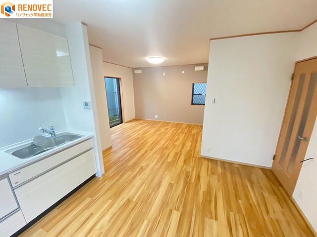 Renovated 4LDK House for Sale in Sakai, Osaka - Thumbnail 3