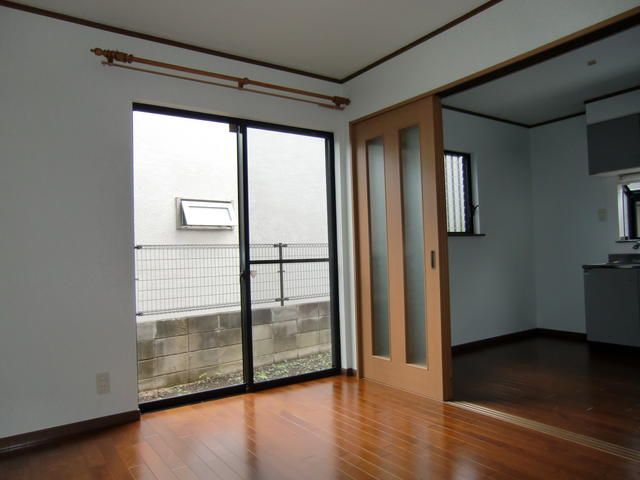 Single-Story 2SK House for Sale in Chofu, Tokyo - Thumbnail 4