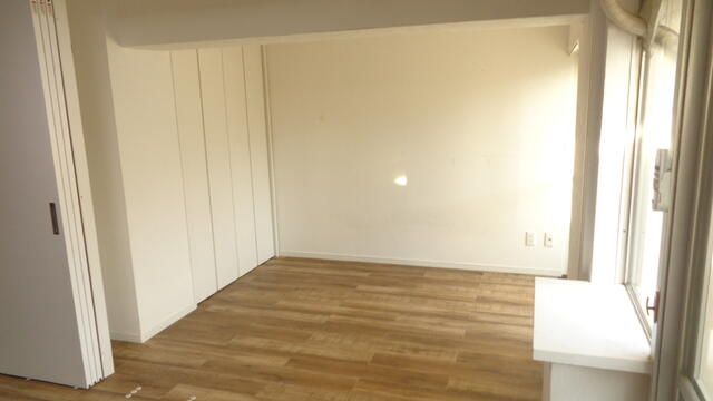 Renovated 1LDK Apartment for Sale in Setagaya, Tokyo - Thumbnail 4