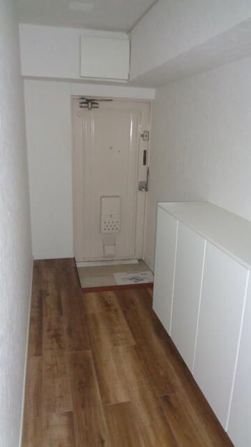 Renovated 1LDK Apartment for Sale in Setagaya, Tokyo - Thumbnail 2