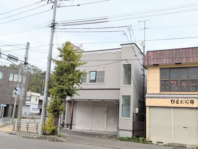 Renovated 4LDK Shop & House for Sale in Otaru, Hokkaido - Thumbnail 2