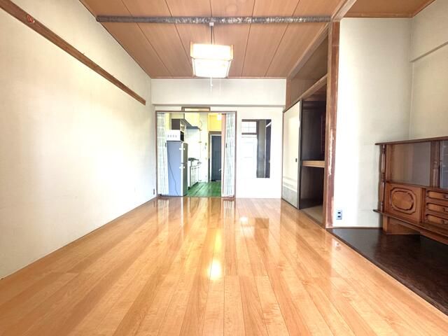 Onsen Condo with Pool & Gym in Yamanashi | 480万円 - Thumbnail 3