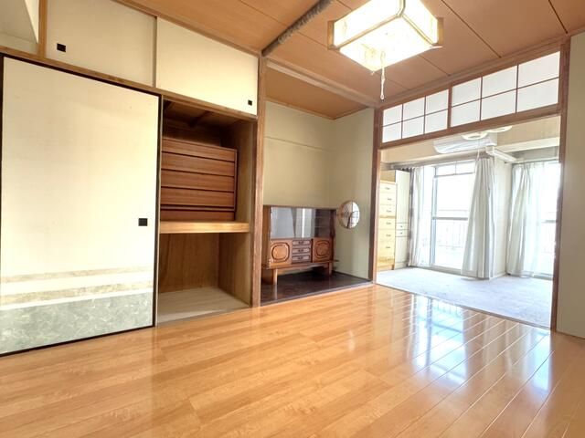 Onsen Condo with Pool & Gym in Yamanashi | 480万円 - Thumbnail 4