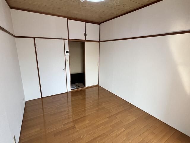 1K Apartment for Rent in Mihama, Aichi - 12,000 Yen - Thumbnail 3