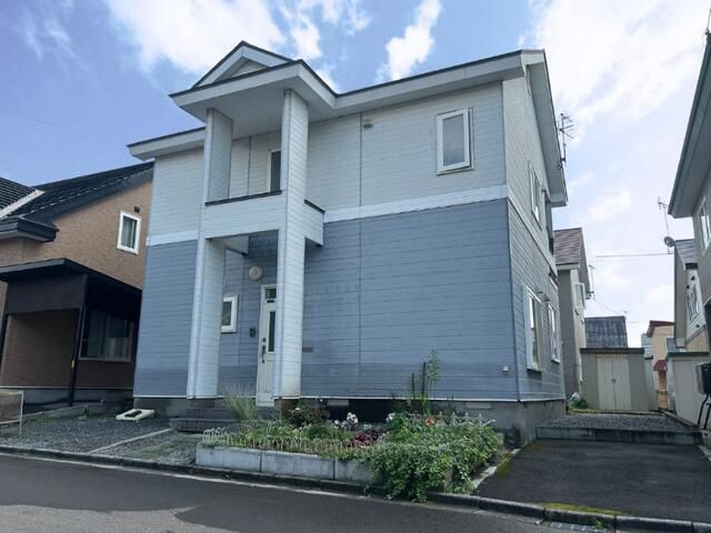4LDK House for Sale in Hakodate's Kikyo 2-chome - Image 1