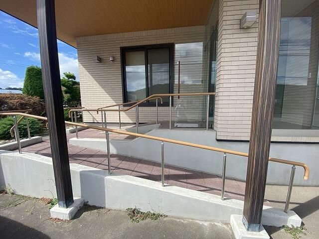 4LDK Single-Story Home on 386 Tsubo Land in Hakodate - Thumbnail 2