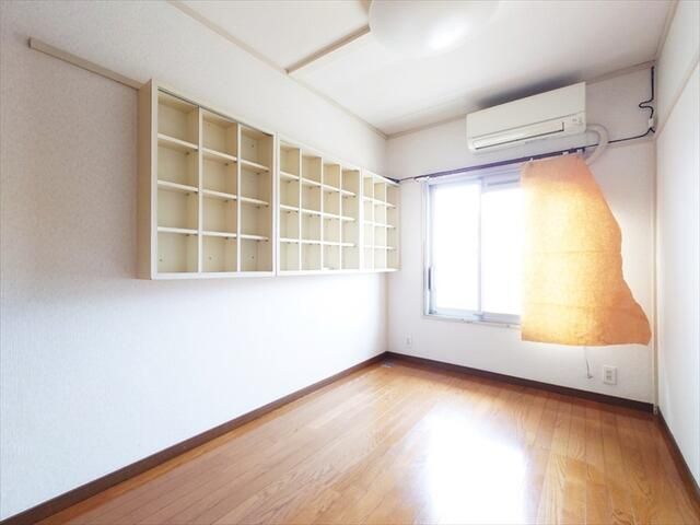 2LDK Apartment for Sale in Isehara, Kanagawa - Thumbnail 2