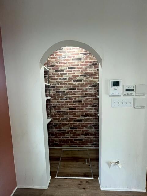 Stylish 3SLDK House with Double-Height Ceiling in Kishiwada, Osaka - Thumbnail 2