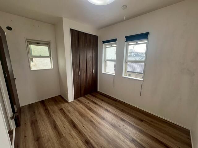 Stylish 3SLDK House with Double-Height Ceiling in Kishiwada, Osaka - Thumbnail 3