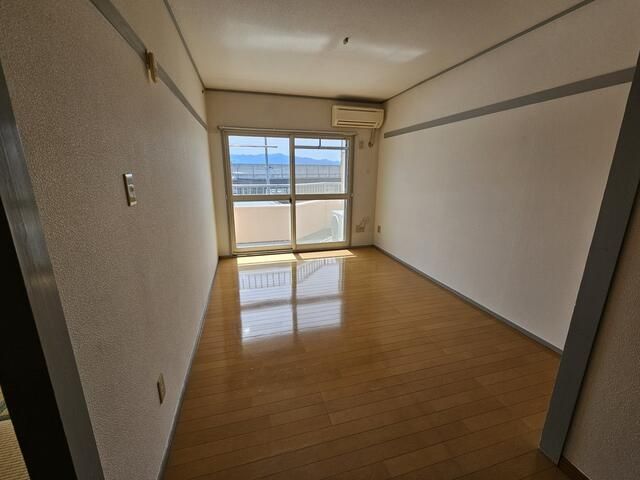 2LDK Used Condominium in Nagano City, Nagano Prefecture - Thumbnail 4