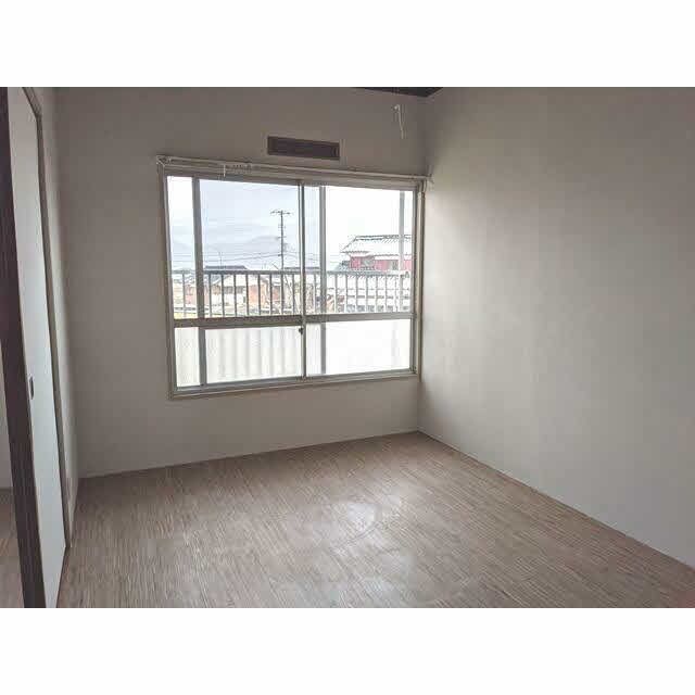 Rental 2K Apartment in Yamaguchi City with Free Internet & Parking - Thumbnail 4