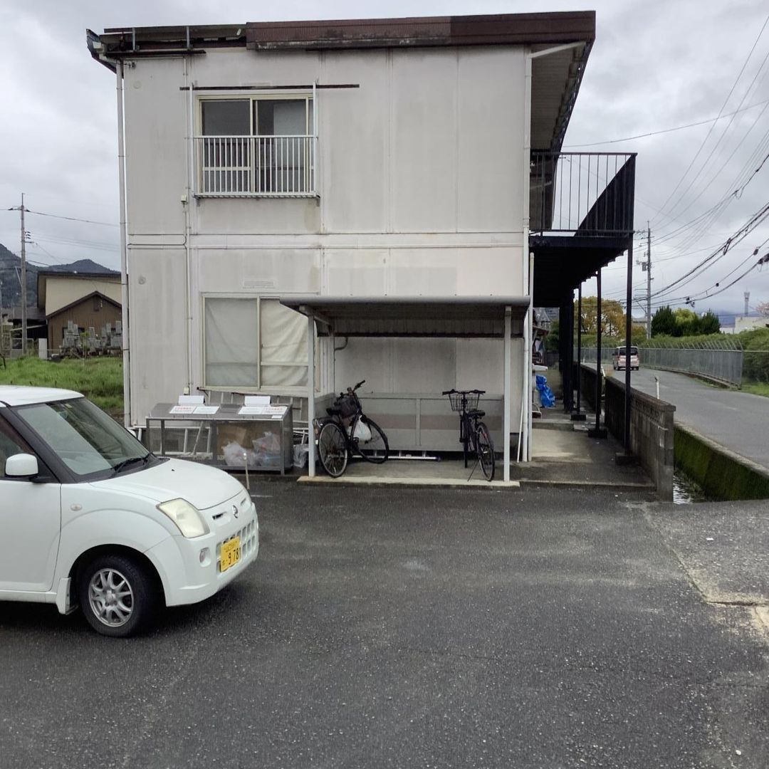 Rental 2K Apartment in Yamaguchi City with Free Internet & Parking - Image 1