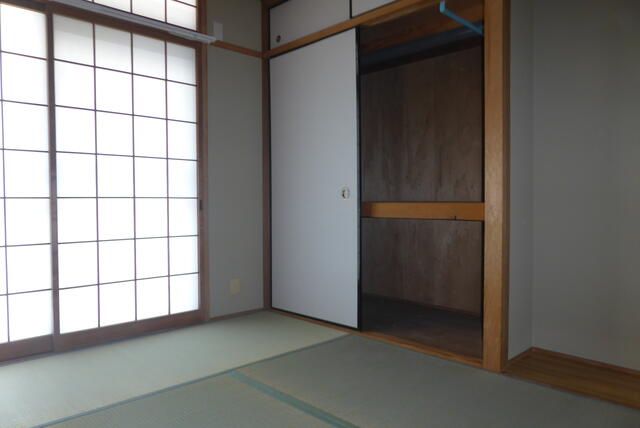 2DK Rental Apartment in Sakai, Osaka | 48,000 Yen/Month - Thumbnail 4