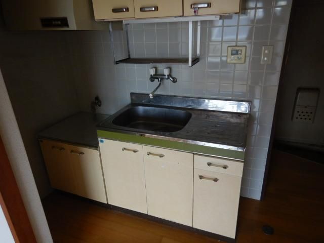 One-Room Apartment for Rent near Nagasaki University Station - Thumbnail 3