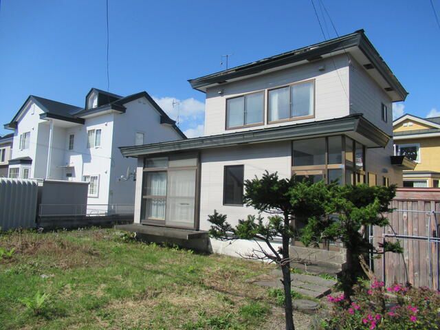 4LDK Detached House for Sale in Tomakomai, Hokkaido with 3 Parking Spaces - Thumbnail 2