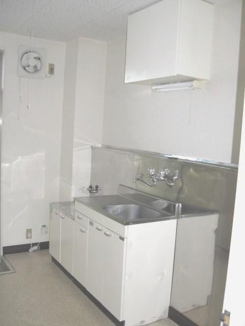 Riverfront 1K Apartment for Rent in Saku, Nagano - Thumbnail 4