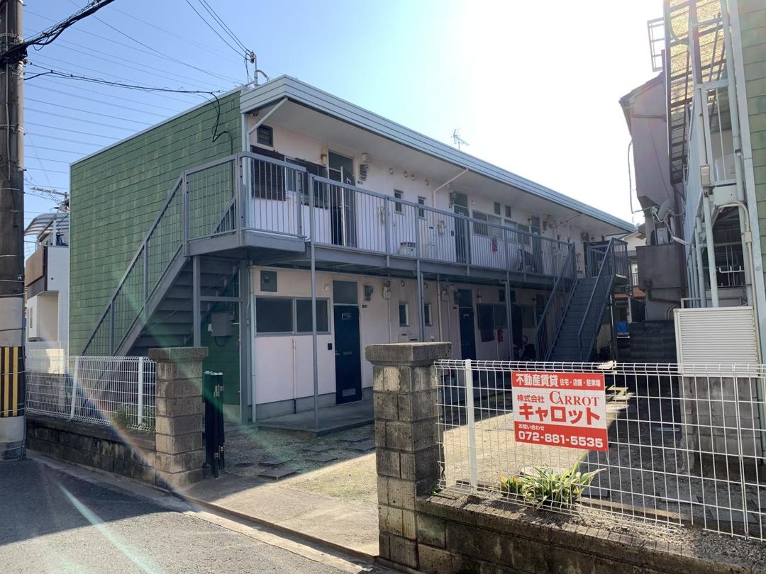 Renovated 1LDK Apartment for Rent in Kadoma, Osaka - Thumbnail 2