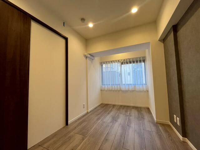 Renovated 1LDK Apartment for Sale in Bunkyo, Tokyo - Thumbnail 4