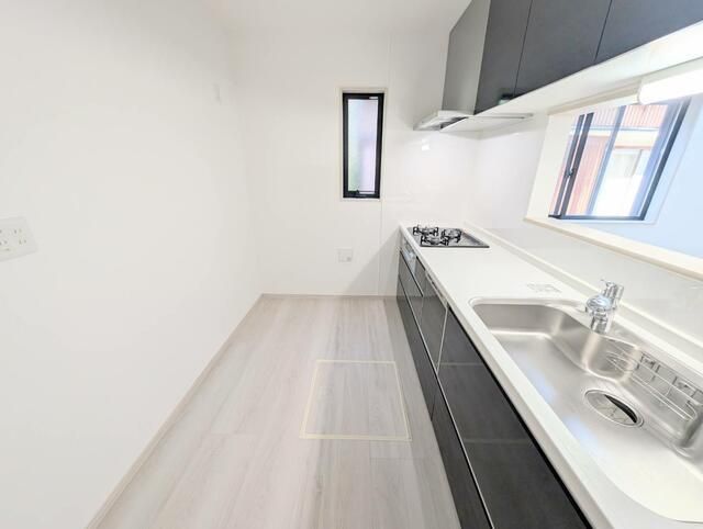 New 2024 2SLDK House with Rooftop Balcony in Yokosuka - Thumbnail 3