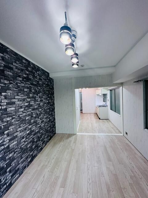 Renovated 1K Apartment for Sale in Suginami, Tokyo - Thumbnail 4