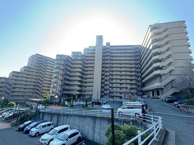 3LDK Apartment in Kawachinagano with 2018 Renovation & Views - Thumbnail 2